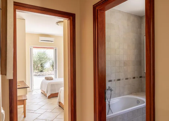 Вилла Minos - 4-bedroom Luxury With Pool In Spartia, Kefalonia Спартия