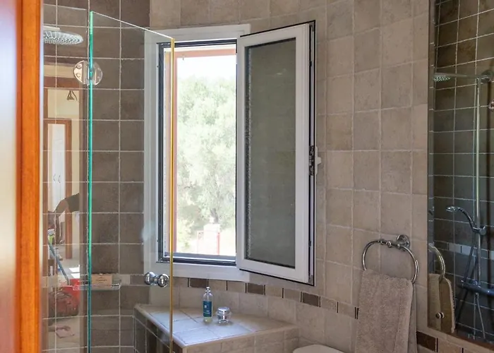 Вилла Minos - 4-bedroom Luxury With Pool In Spartia, Kefalonia Спартия