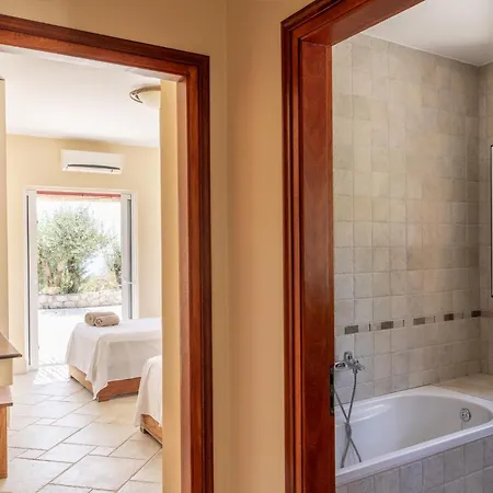 Villa Minos - 4-bedroom Luxury With Pool In Spartia, Kefalonia Sparta