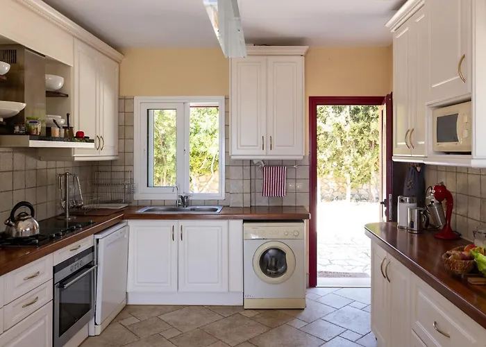 Villa Minos - 4-bedroom Luxury With Pool In Spartia, Kefalonia *